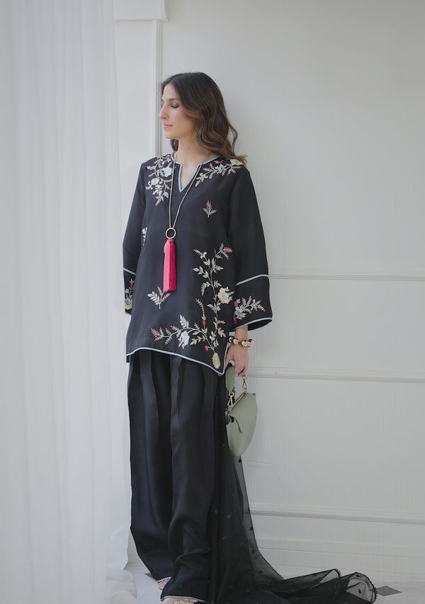 Soha Black